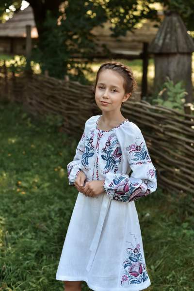 Біле дитяче плаття-вишиванка, арт. 4347