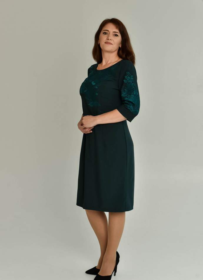 Зелена сукня жіноча з вишивкою ,арт. 4573 батал