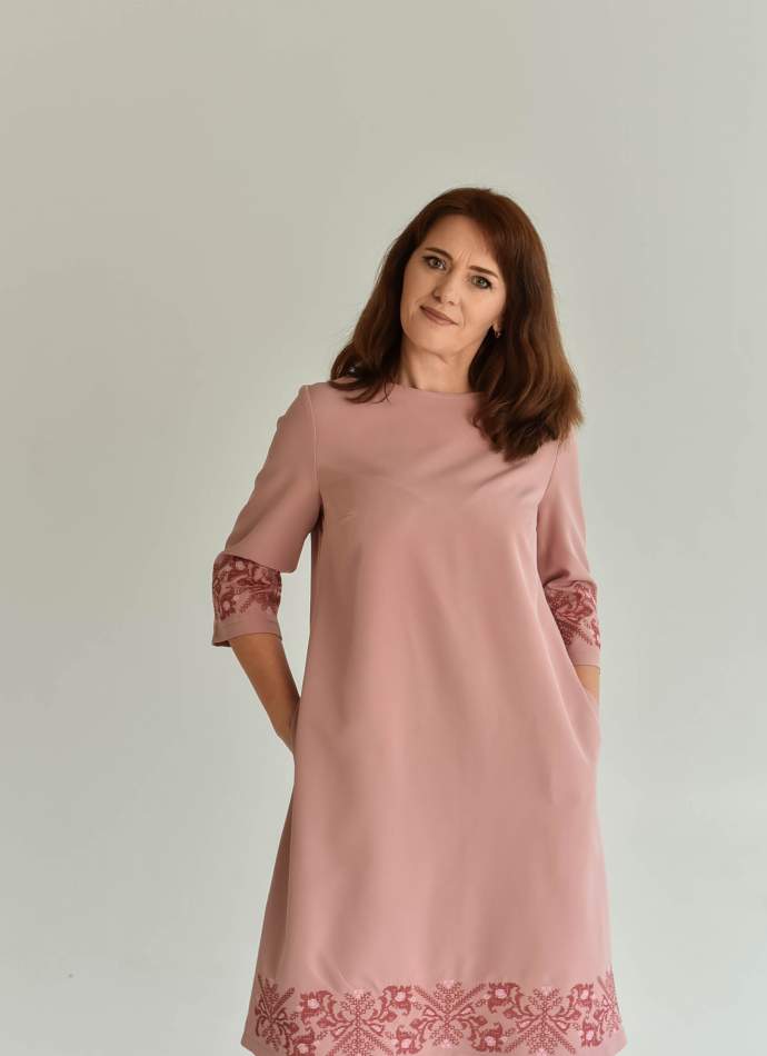 Рожеве плаття з вишивкою, "гуляйполе" арт. 4589