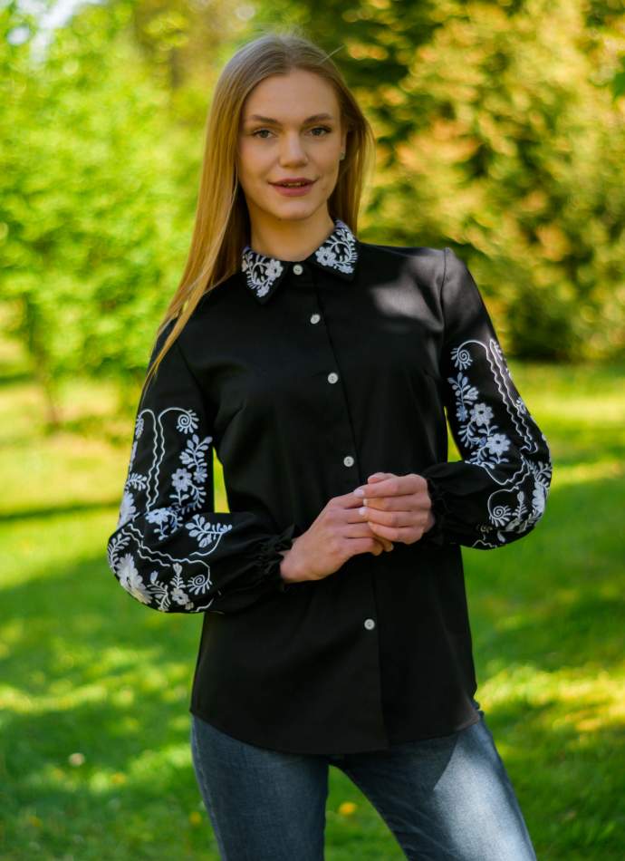 Чорна вишита жіноча блуза "Емілія",арт 4629