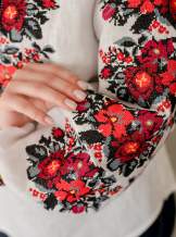 Дизайнерська вишиванка з білого льону з пишними вишитими рукавами,арт 4688