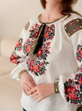 Дизайнерська вишиванка з білого льону з пишними вишитими рукавами,арт 4688