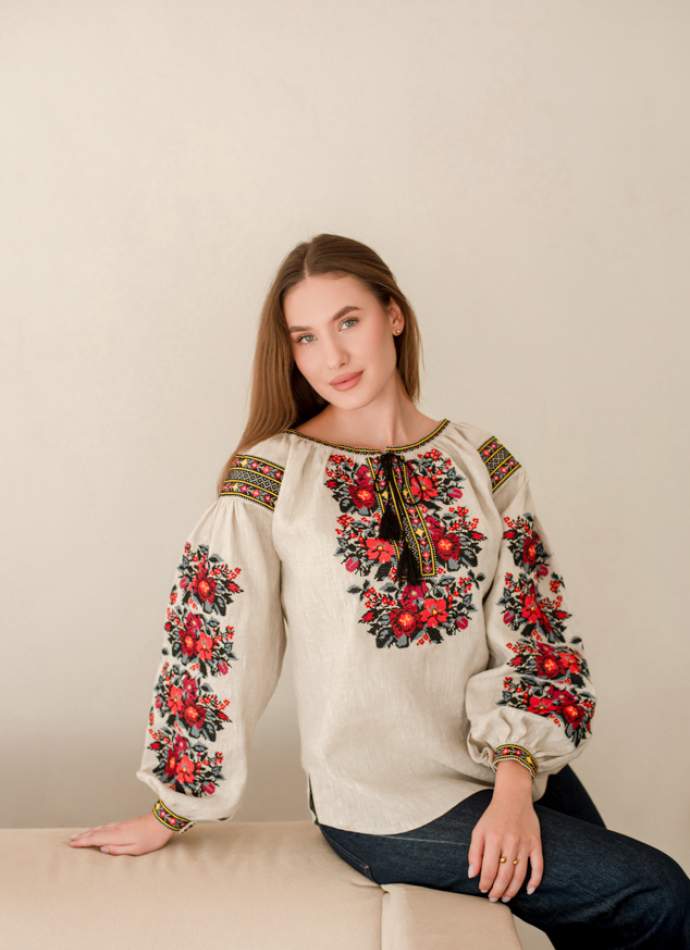 Дизайнерська вишиванка з льону з пишними вишитими рукавами,арт 4689