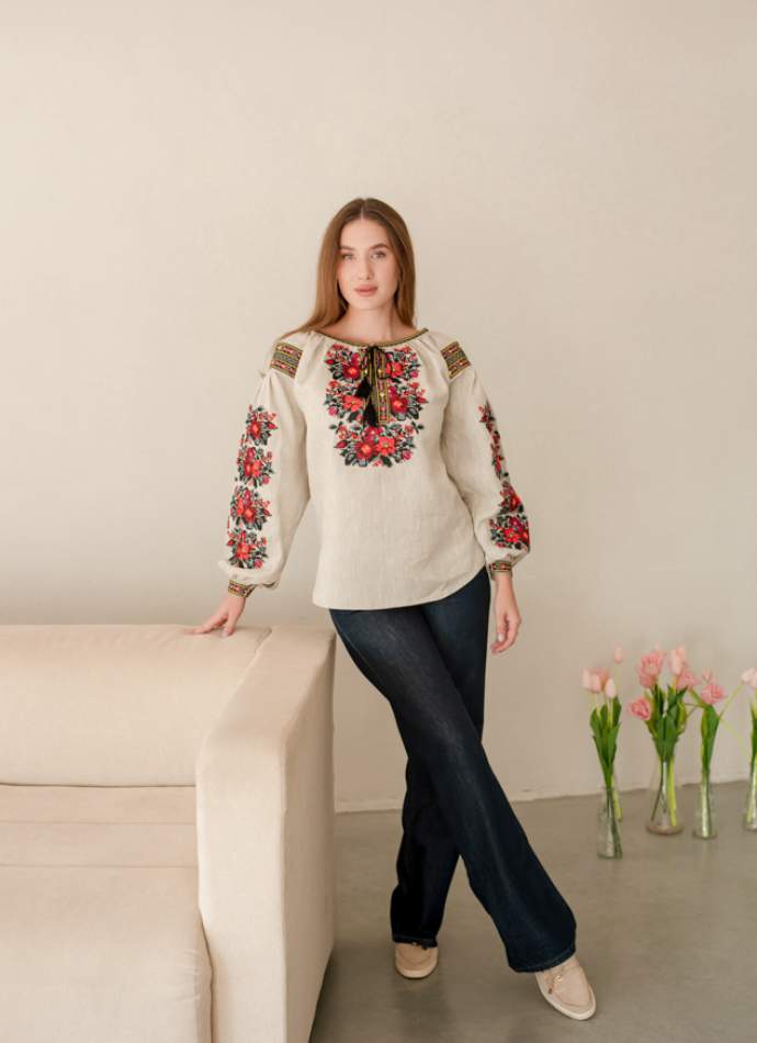 Дизайнерська вишиванка з льону з пишними вишитими рукавами,арт 4689