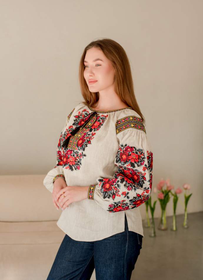 Дизайнерська вишиванка з льону з пишними вишитими рукавами,арт 4689