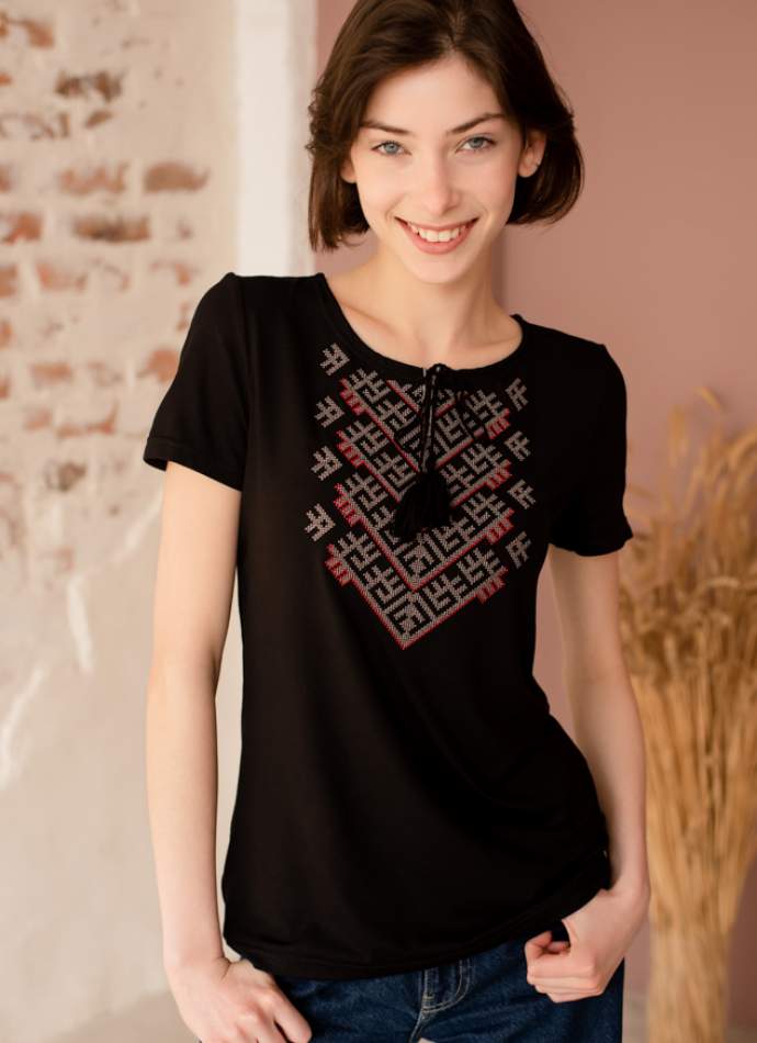 Чорна футболка з вишивкою, арт. 5136к.р.