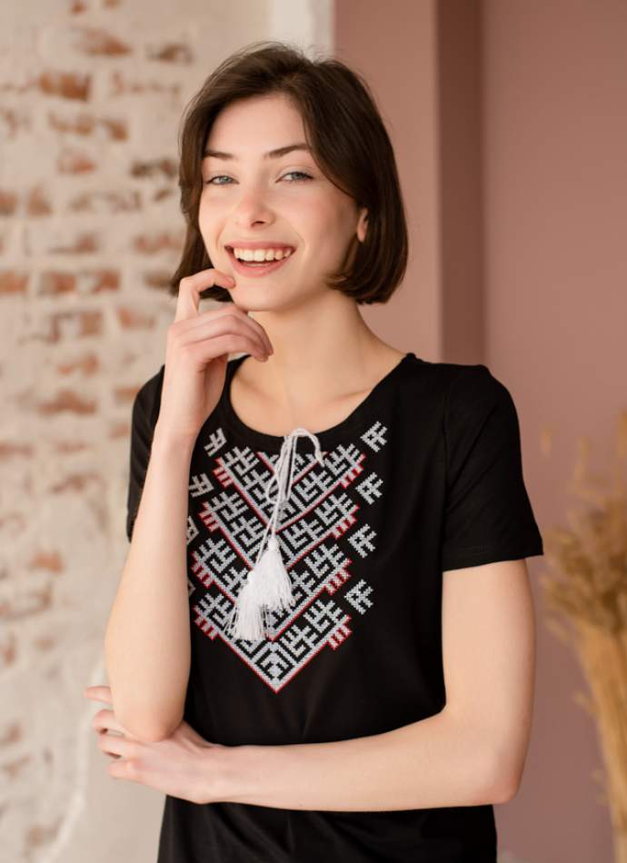 Чорна футболка з вишивкою, арт. 5137к.р.