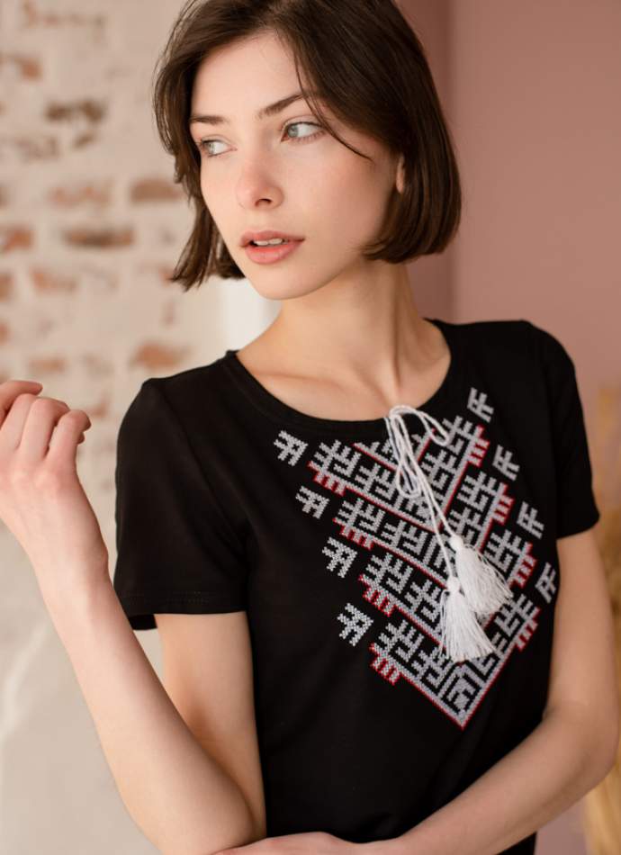Чорна футболка з вишивкою, арт. 5137к.р.