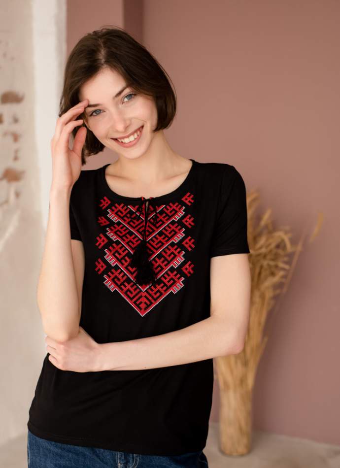 Чорна футболка з вишивкою, арт. 5138к.р.