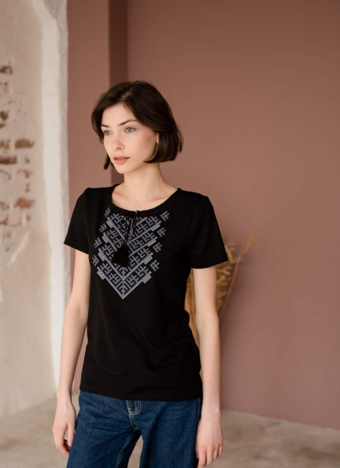 Чорна футболка з вишивкою, арт. 5140к.р.