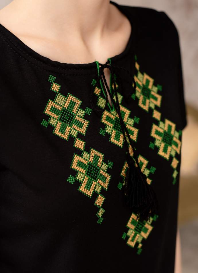 Чорна футболка з вишивкою, арт. 5143к.р.
