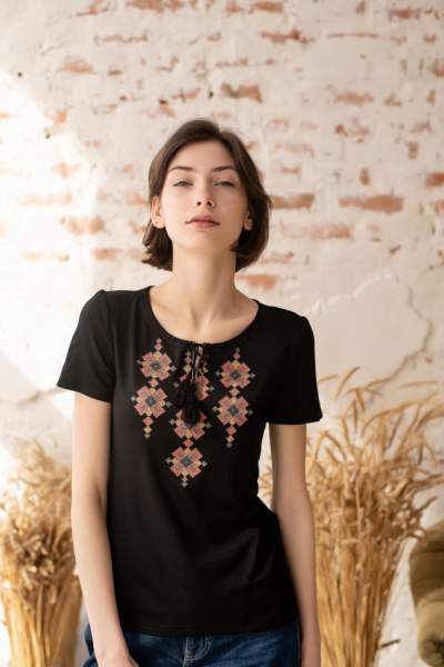 Чорна футболка з вишивкою, арт. 5144к.р.