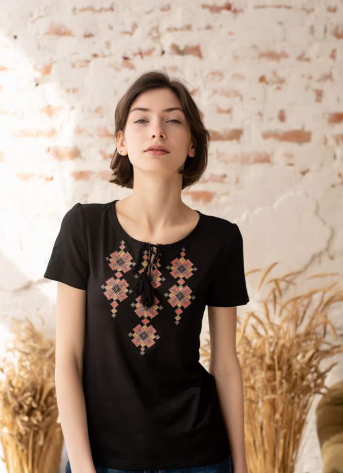Чорна футболка з вишивкою, арт. 5144к.р.