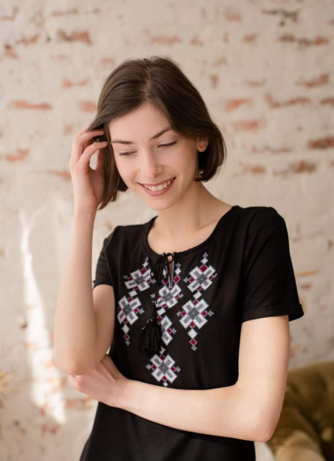 Чорна футболка з вишивкою, арт. 5145к.р.