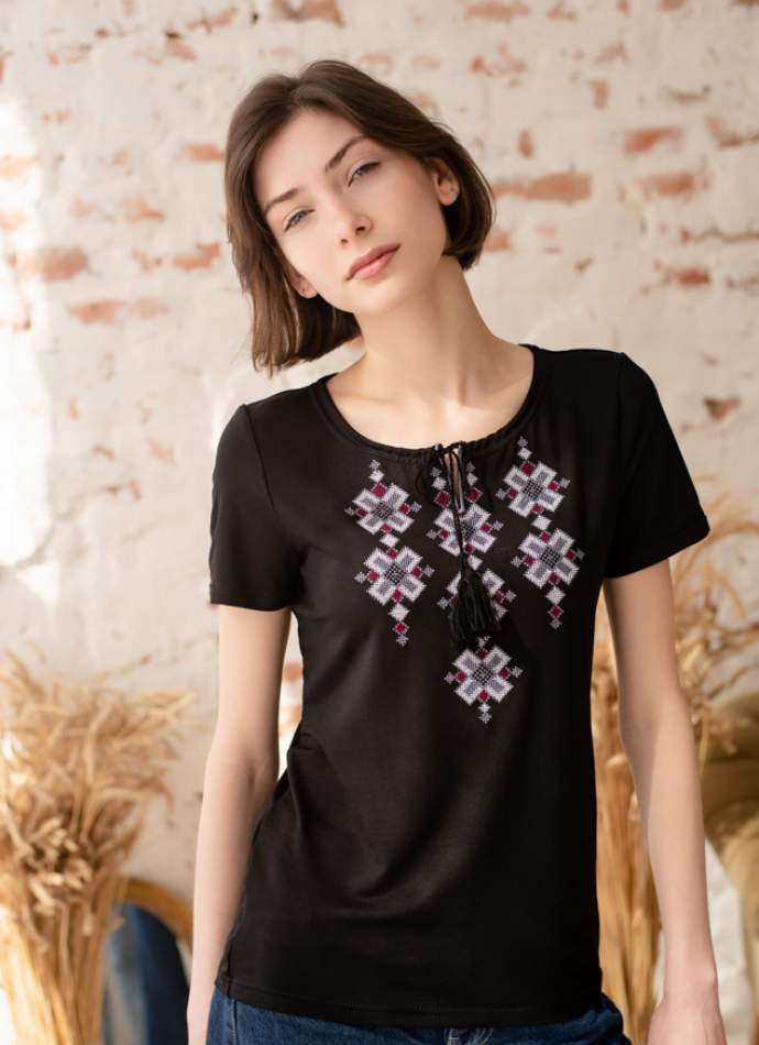 Чорна футболка з вишивкою, арт. 5145к.р.