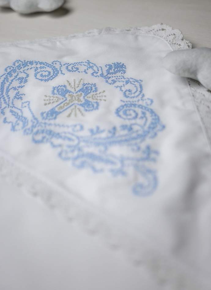 Крижма "Хрест хрестиком" блакитний, з плюшем, бавовняне мереживо, арт.7065