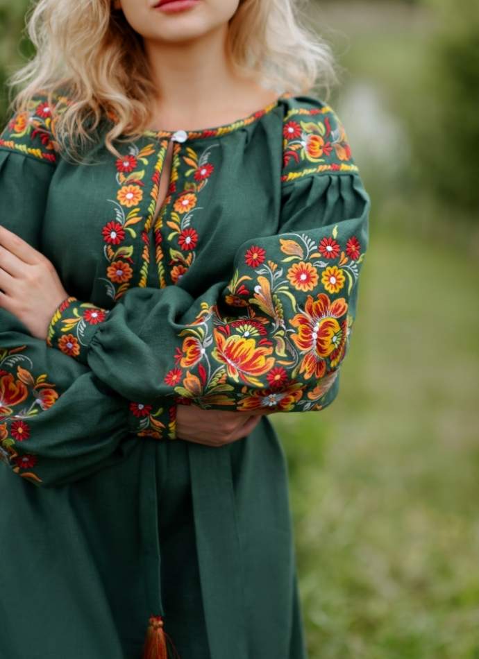 Льняное платье с вышивкой (зеленое), арт. 4505